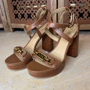 Brand New Michael Kors Kailey Platform Sandals. Brown and Gold. Size 9.5